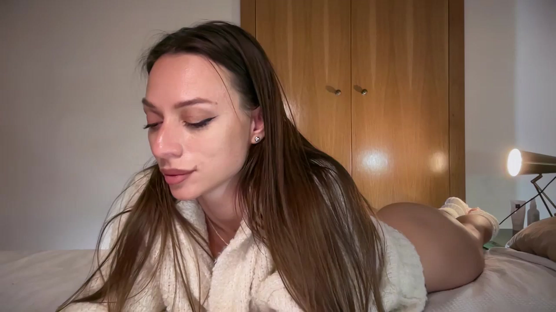 Gallery image thumbnail from SweetTits20's myfreecams stream on, 11/28/2025, 01:09 image 10 of 20