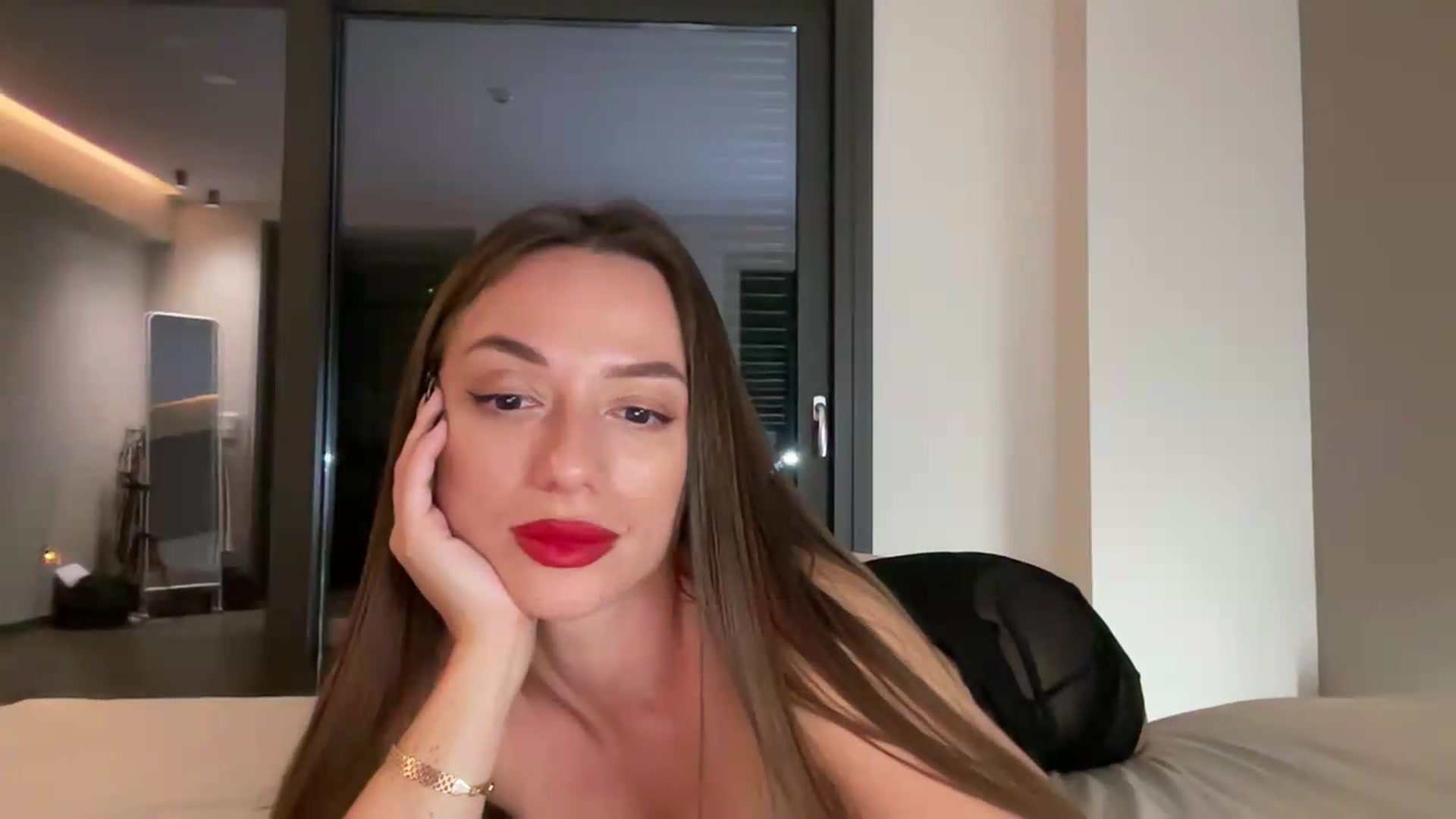 Gallery image thumbnail from SweetTits20's myfreecams stream on, 07/27/2026, 24:33 image 14 of 20