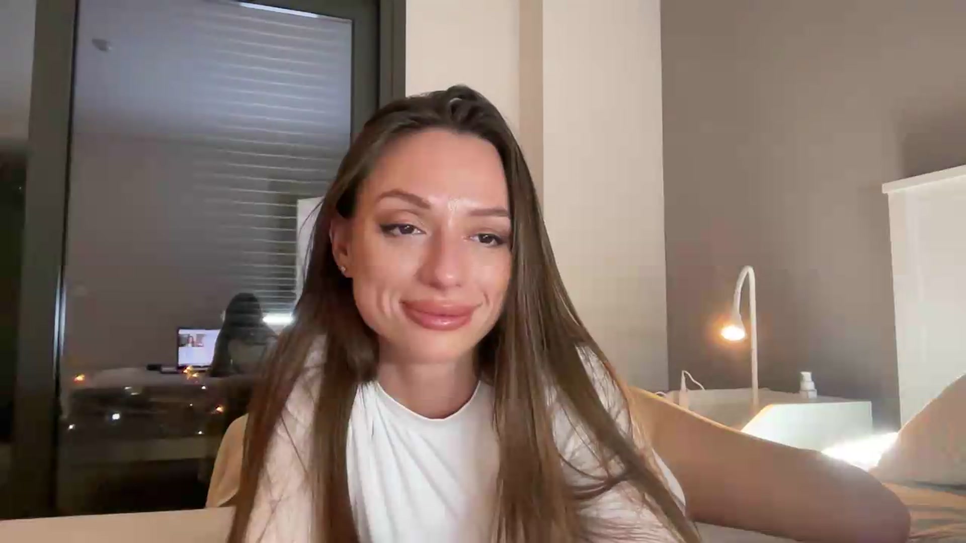 Gallery image thumbnail from SweetTits20's myfreecams stream on, 08/16/2026, 24:01 image 14 of 20