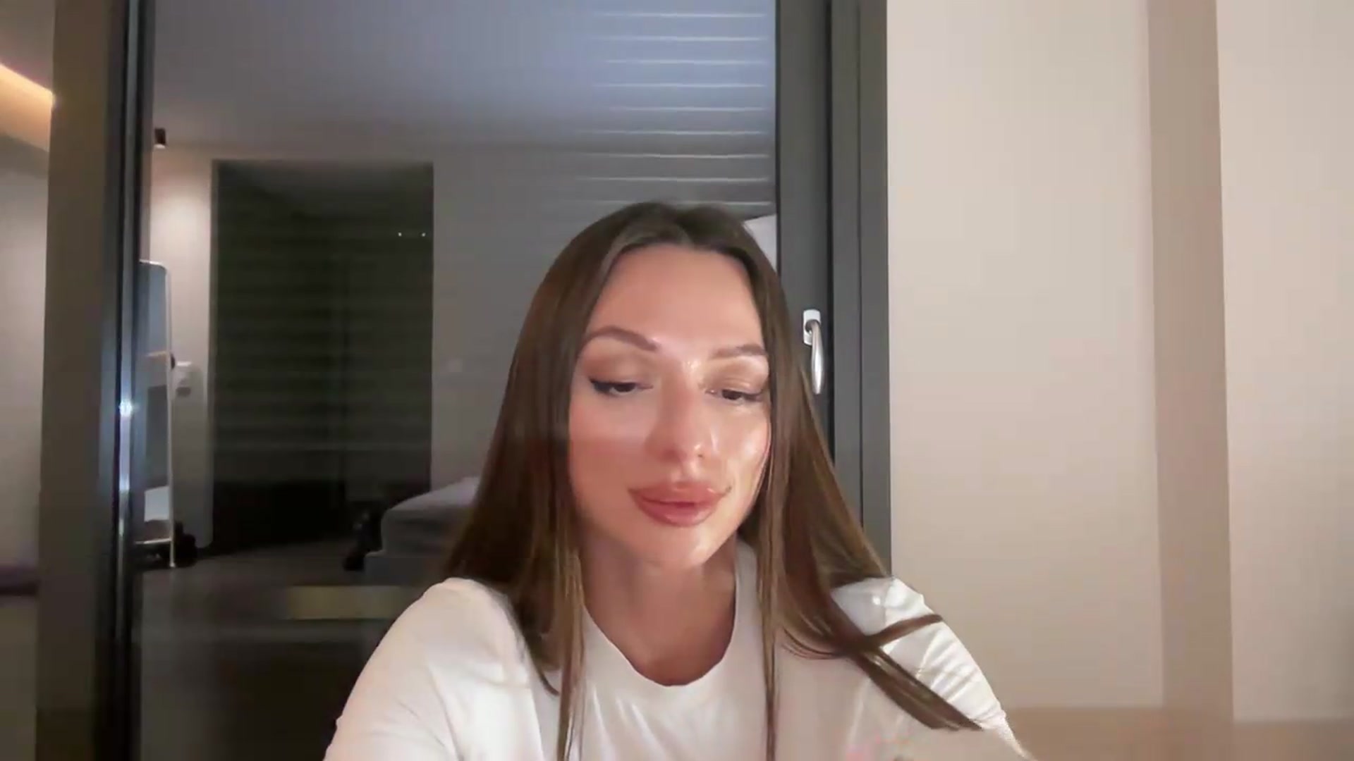 Gallery image thumbnail from SweetTits20's myfreecams stream on, 08/16/2026, 24:20 image 13 of 20