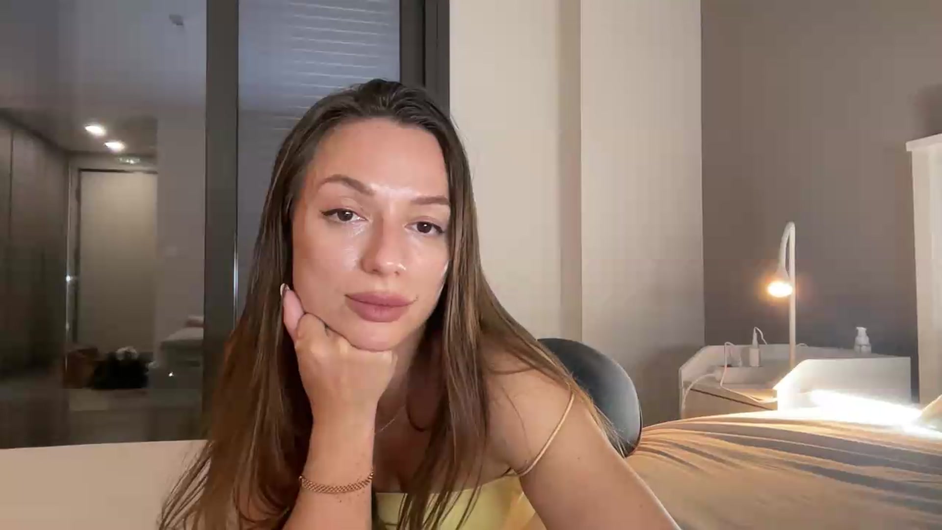 Gallery image thumbnail from SweetTits20's myfreecams stream on, 08/16/2026, 21:51 image 4 of 20