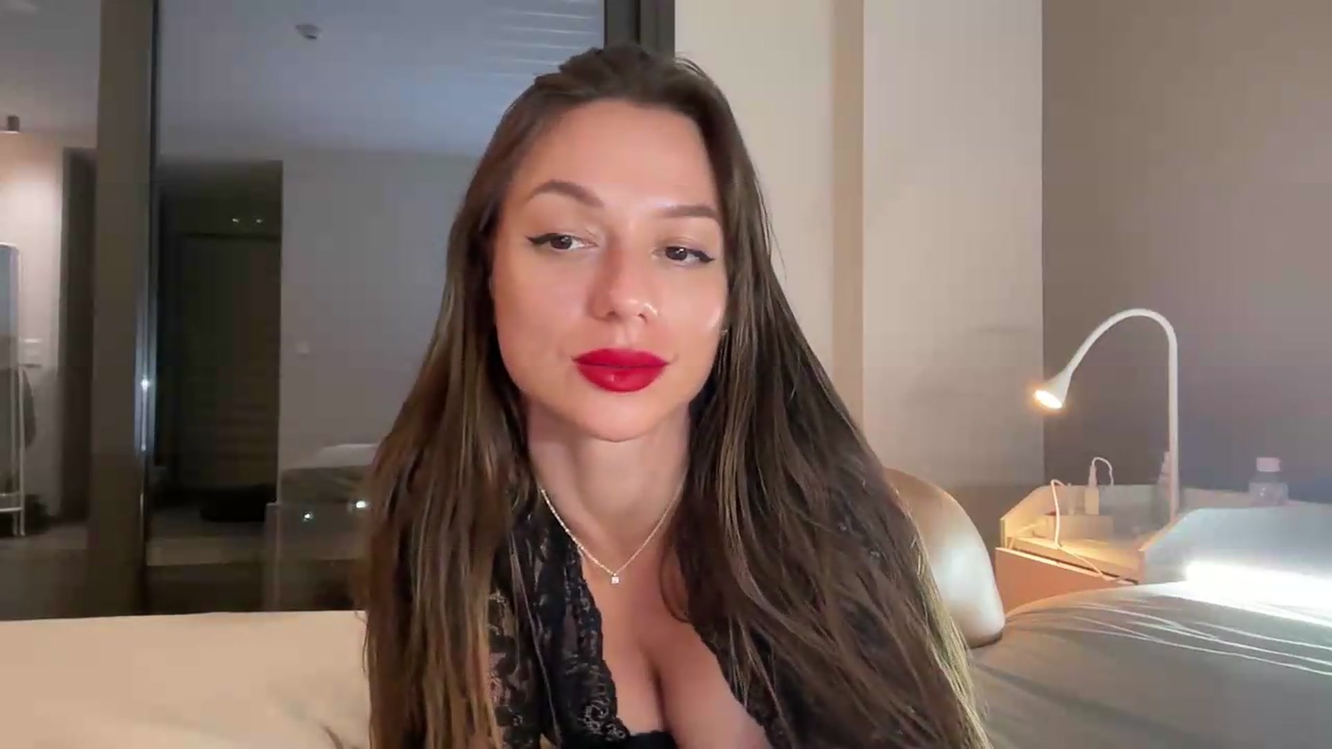 Gallery image thumbnail from SweetTits20's myfreecams stream on, 08/26/2026, 23:27 image 17 of 20