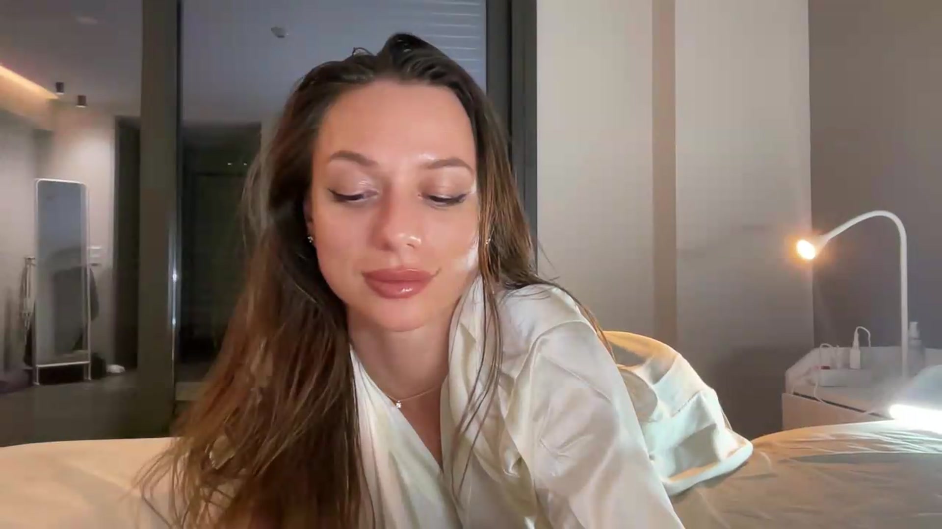 Gallery image thumbnail from SweetTits20's myfreecams stream on, 08/28/2026, 24:01 image 19 of 20
