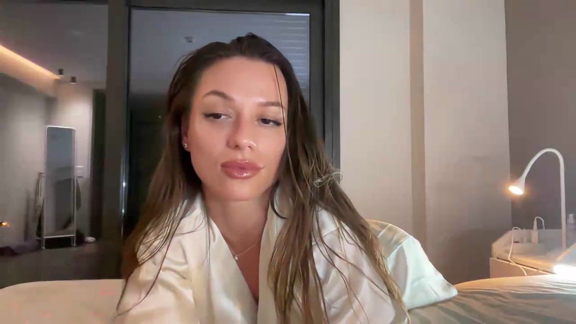Gallery image thumbnail from SweetTits20's myfreecams stream on, 08/28/2026, 24:01 image 4 of 20