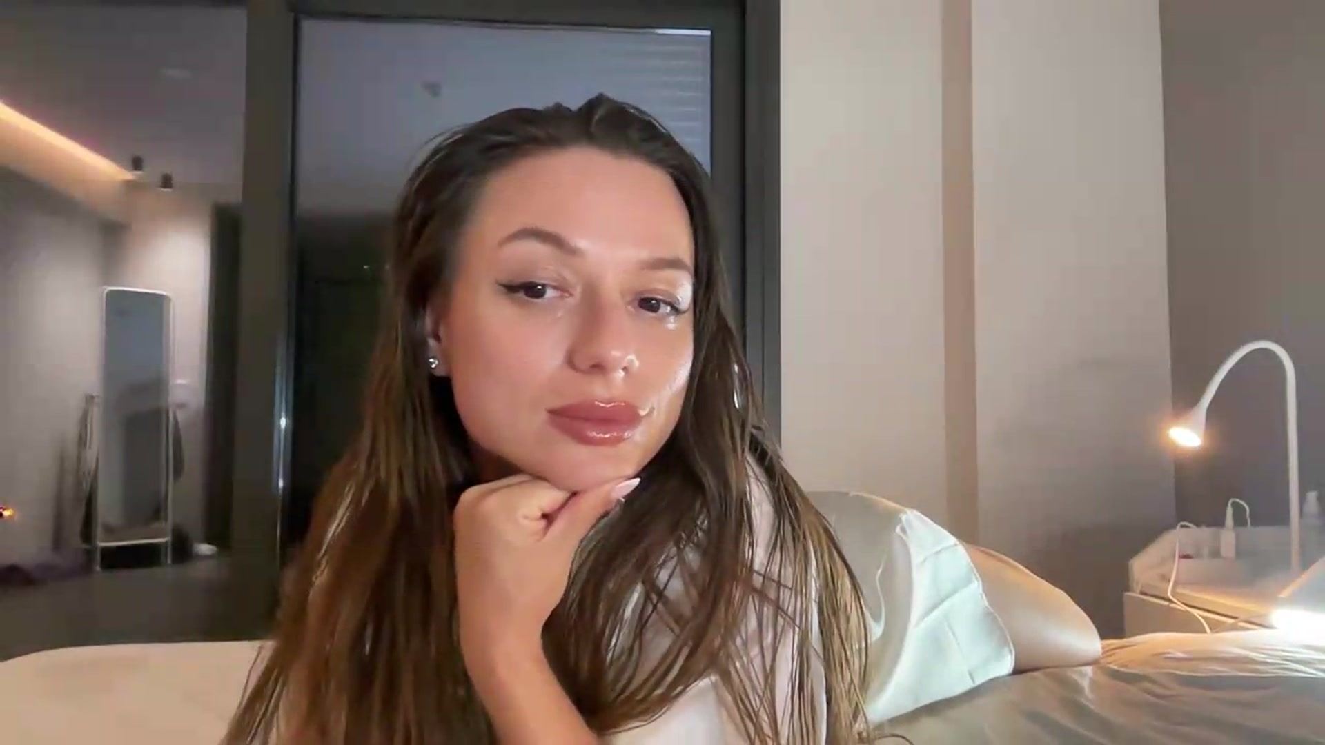 Gallery image thumbnail from SweetTits20's myfreecams stream on, 08/28/2026, 24:01 image 6 of 20