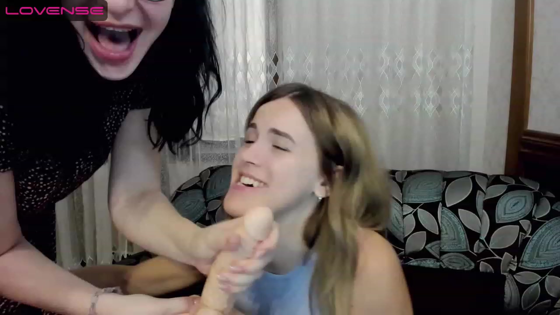Gallery image thumbnail from SweetVeronaa's myfreecams stream on, 07/19/2023, 24:52 image 16 of 20
