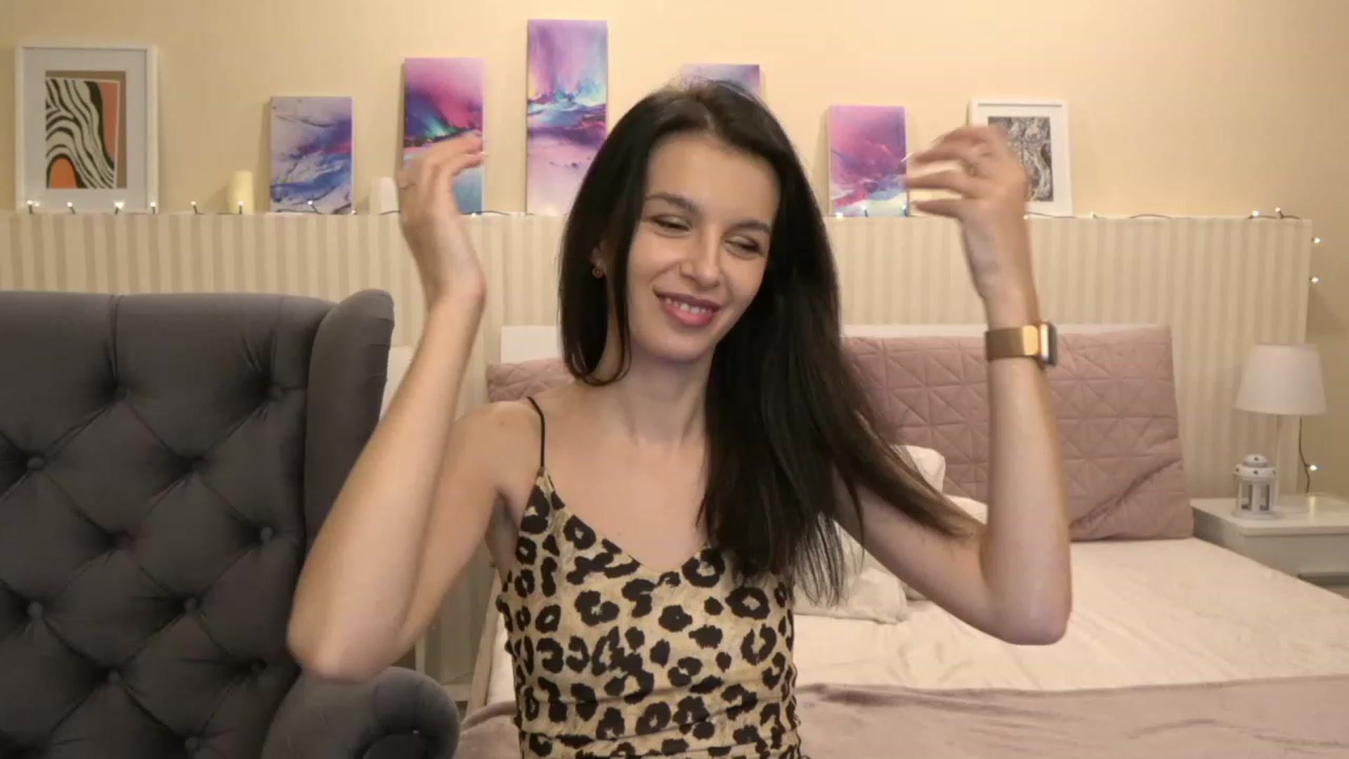 Gallery image thumbnail from SweetVivien's myfreecams stream on, 11/19/2022, 16:03 image 4 of 20