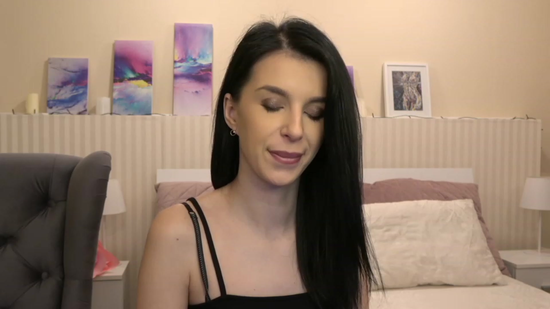 Gallery image thumbnail from SweetVivien's myfreecams stream on, 12/12/2022, 14:04 image 8 of 20