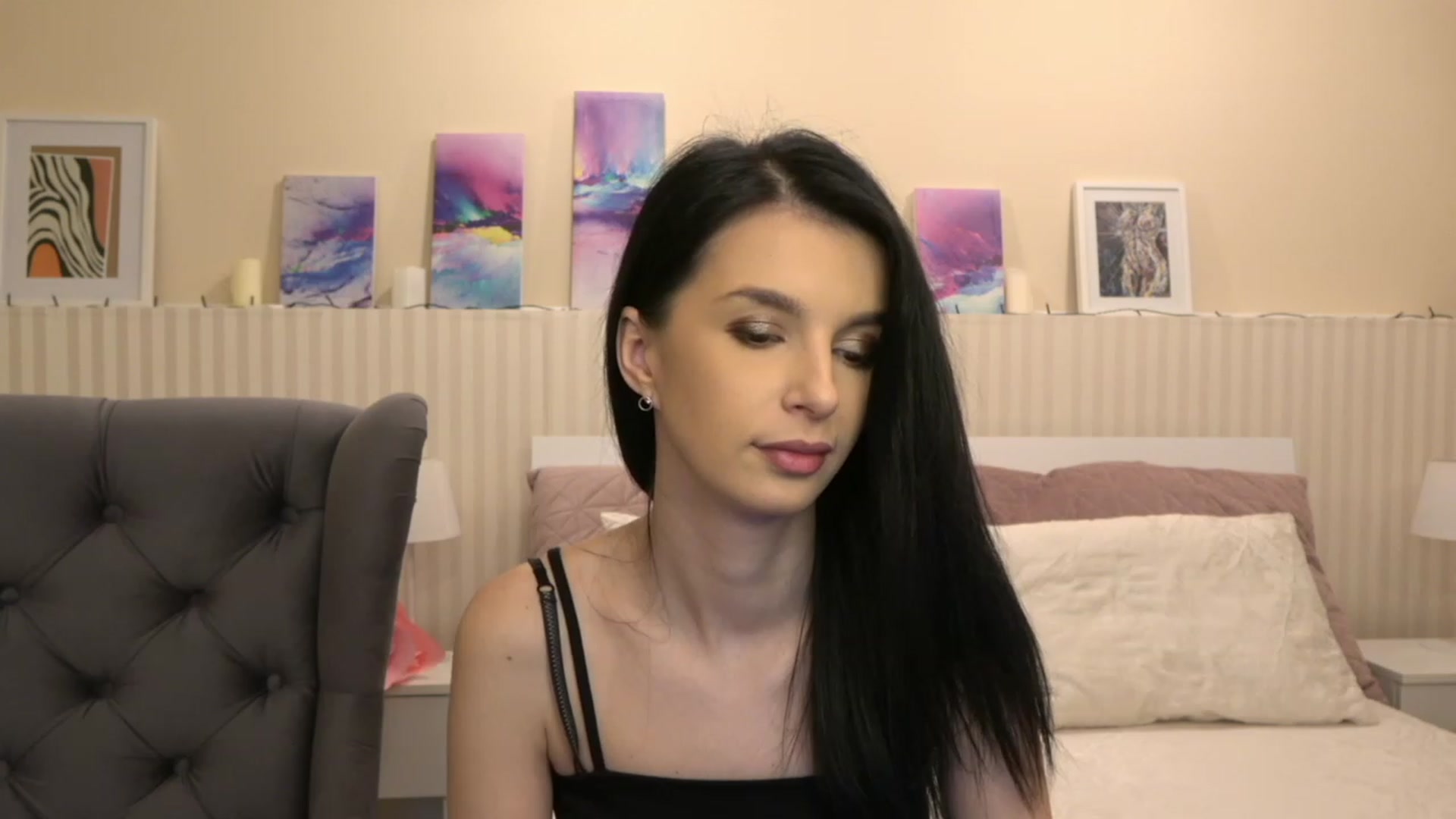 Gallery image thumbnail from SweetVivien's myfreecams stream on, 12/12/2022, 14:04 image 6 of 20