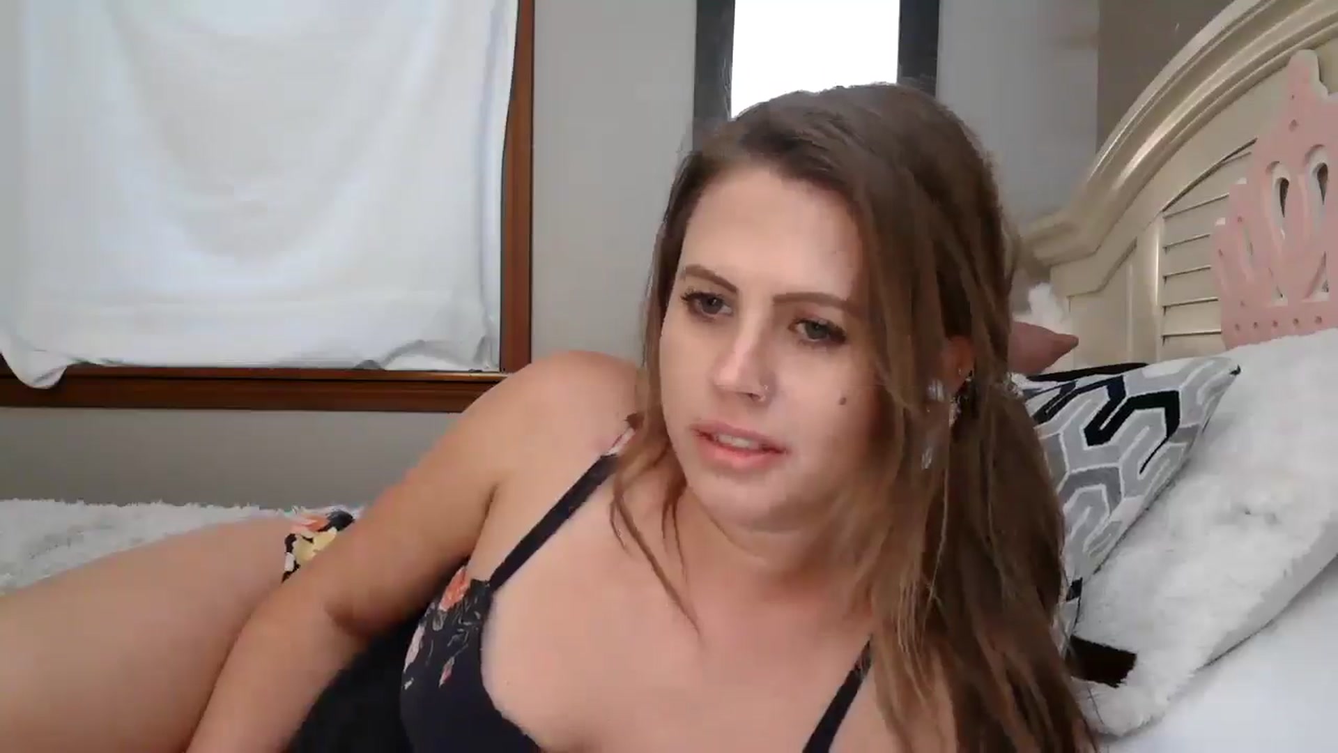 Gallery image thumbnail from SweetWhisper's myfreecams stream on, 04/16/2025, 19:07 image 18 of 20