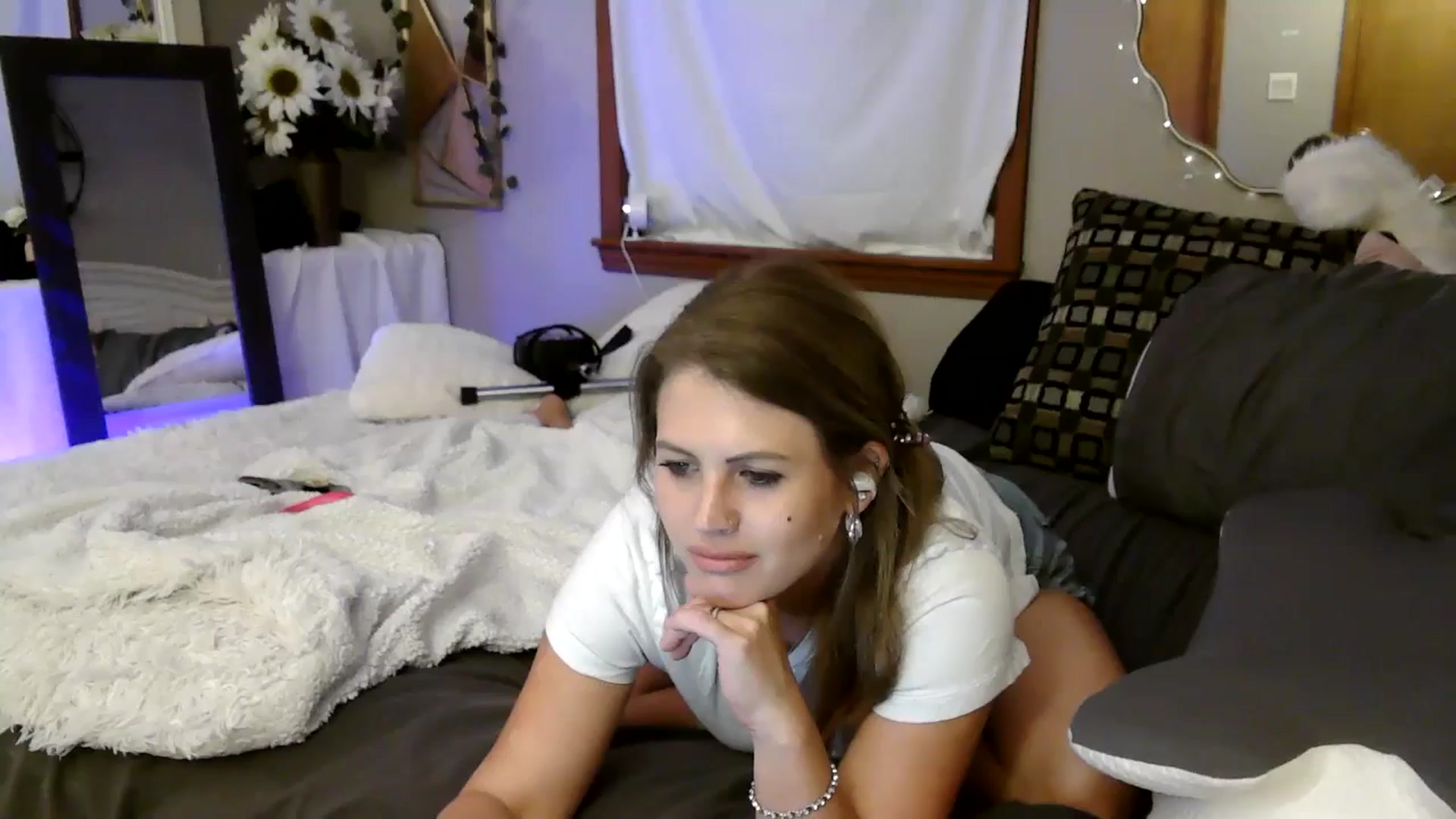 Gallery image thumbnail from SweetWhisper's myfreecams stream on, 05/28/2025, 03:49 image 9 of 20