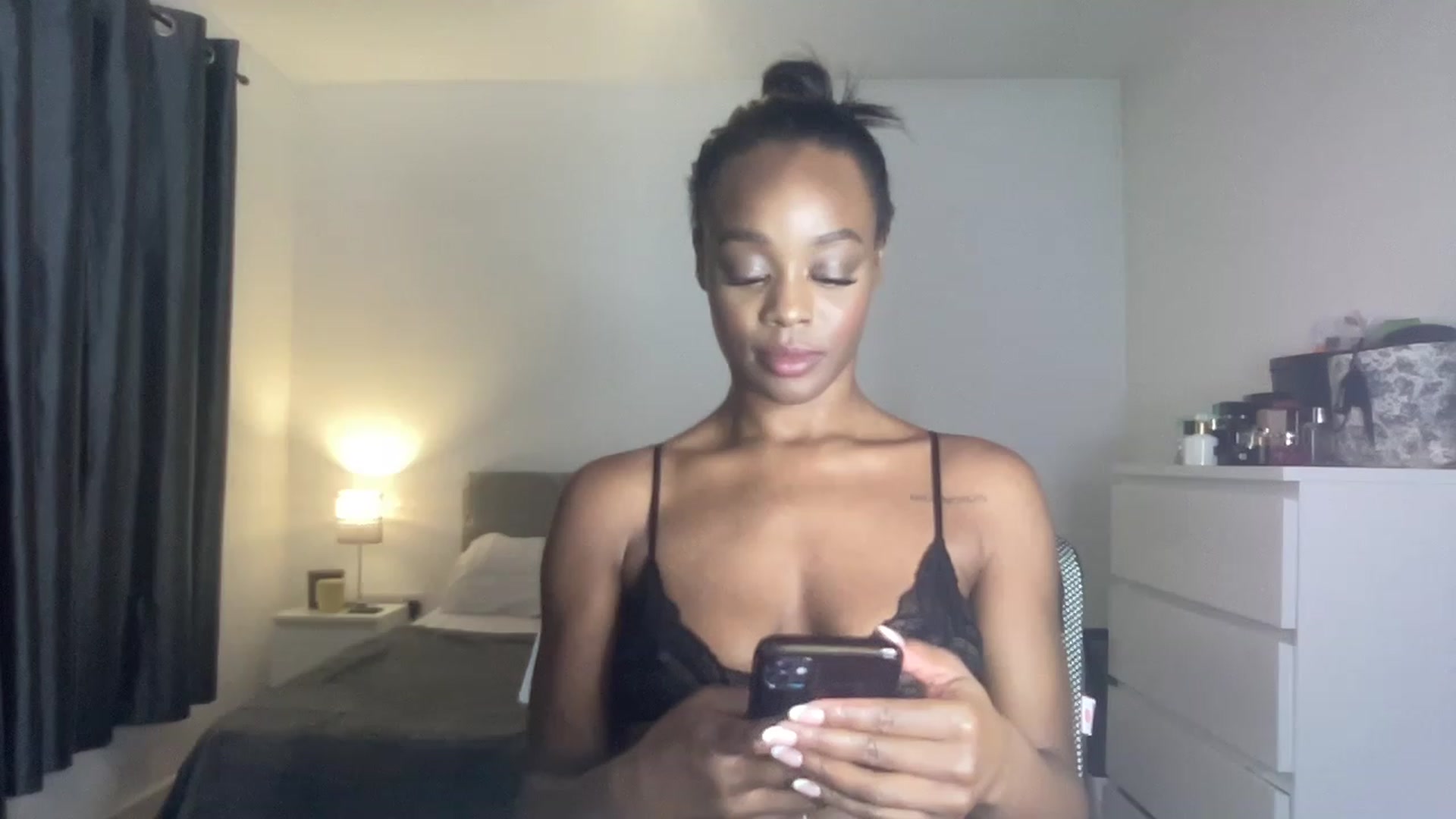 Gallery image thumbnail from SweetXEbony1's myfreecams stream on, 05/16/2023, 23:47 image 10 of 20