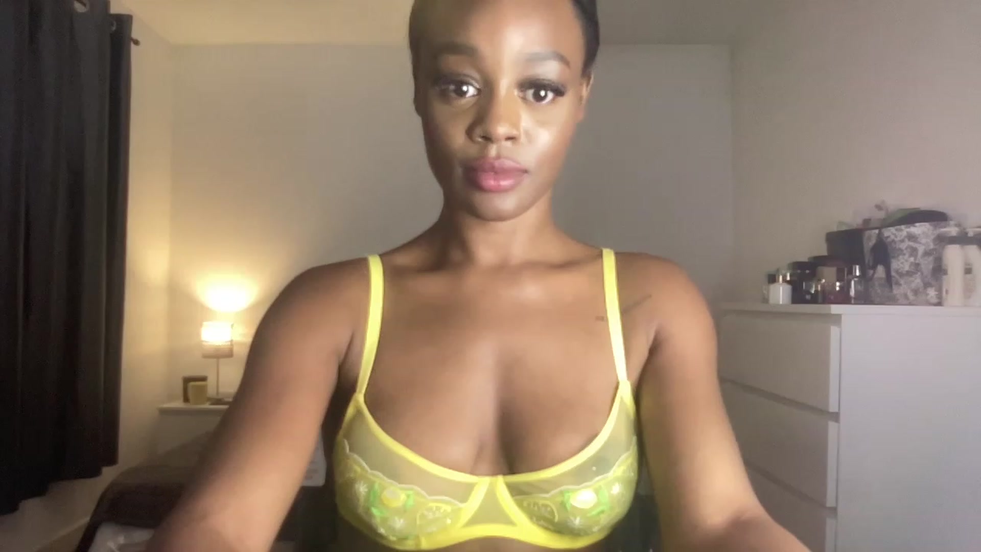 Gallery image thumbnail from SweetXEbony1's myfreecams stream on, 05/17/2023, 22:22 image 19 of 20