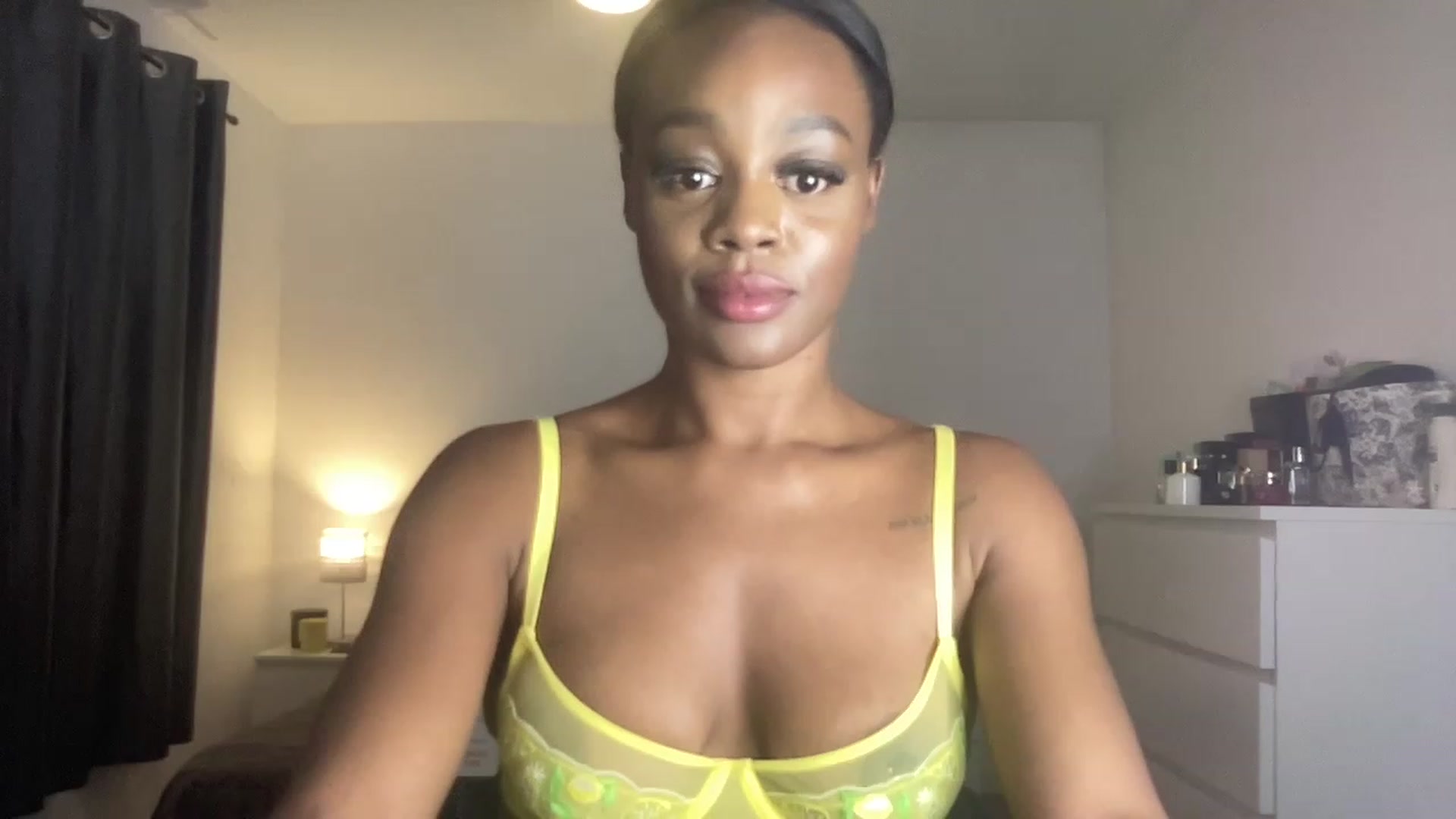 Gallery image thumbnail from SweetXEbony1's myfreecams stream on, 05/17/2023, 22:22 image 18 of 20
