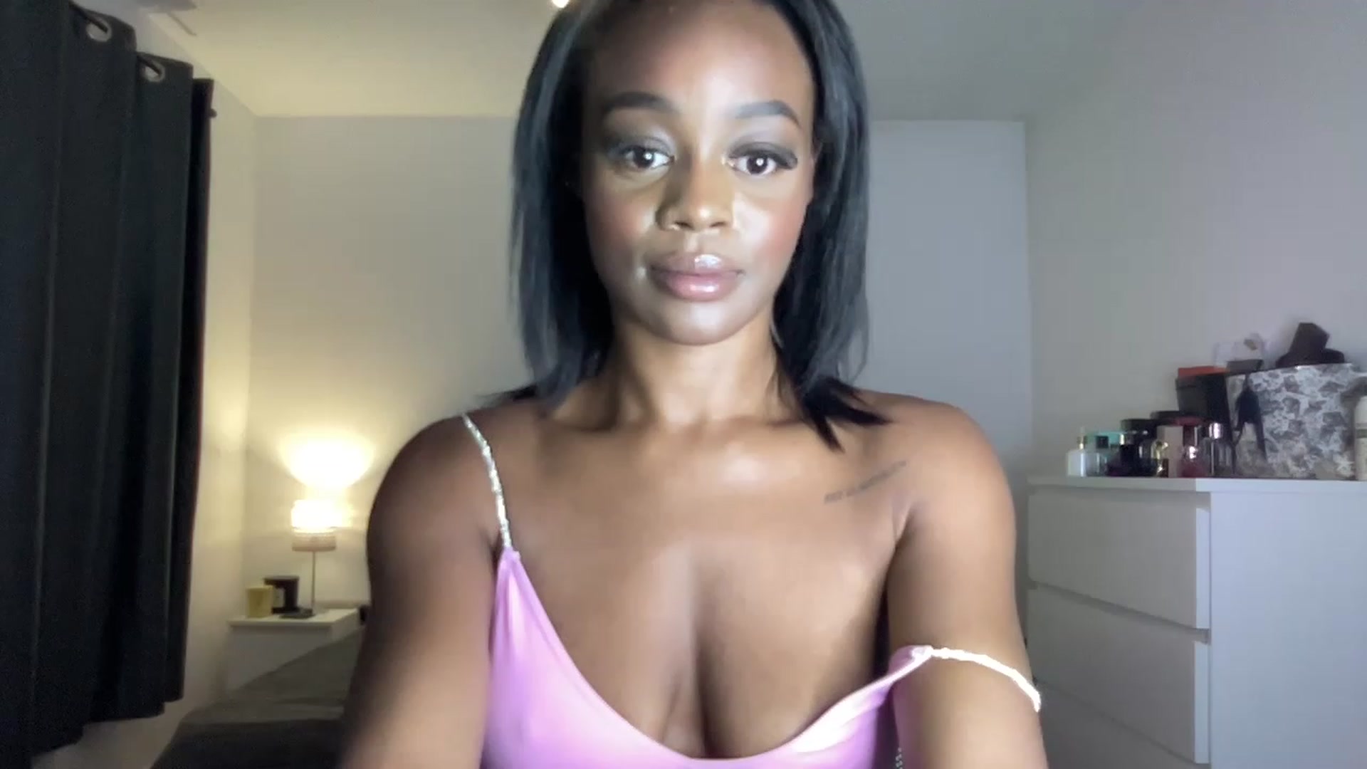 Gallery image thumbnail from SweetXEbony1's myfreecams stream on, 05/31/2023, 23:17 image 14 of 20
