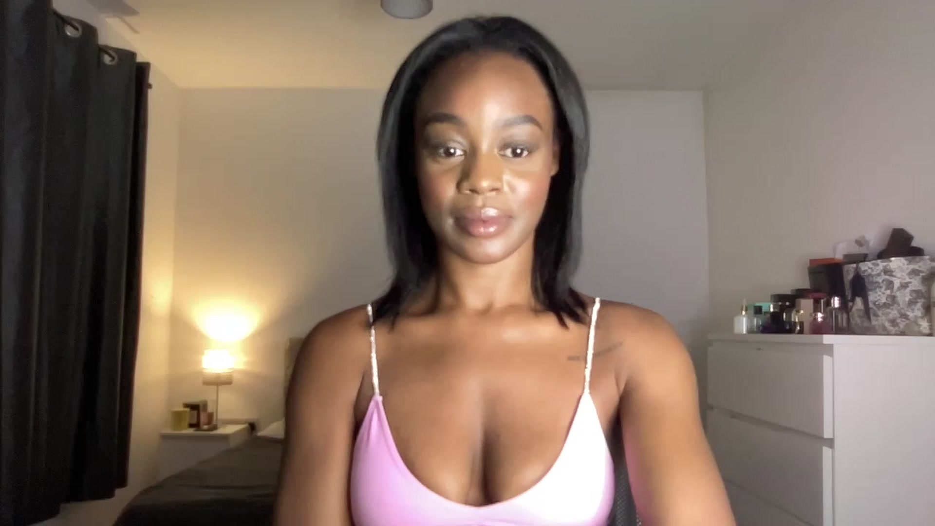 Gallery image thumbnail from SweetXEbony1's myfreecams stream on, 06/01/2023, 01:20 image 12 of 20