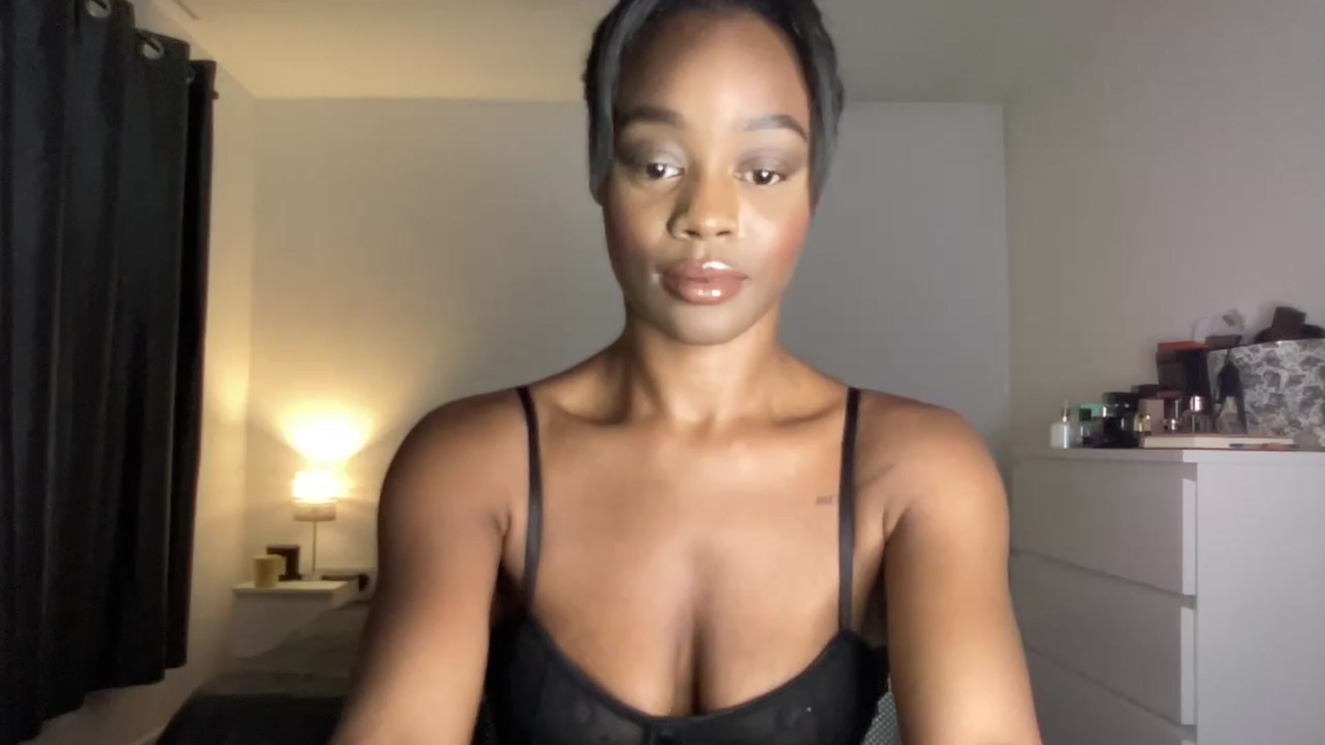 Gallery image thumbnail from SweetXEbony1's myfreecams stream on, 06/01/2023, 20:24 image 12 of 20