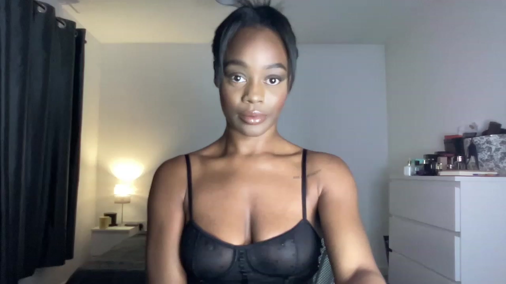 Gallery image thumbnail from SweetXEbony1's myfreecams stream on, 06/01/2023, 20:24 image 2 of 20