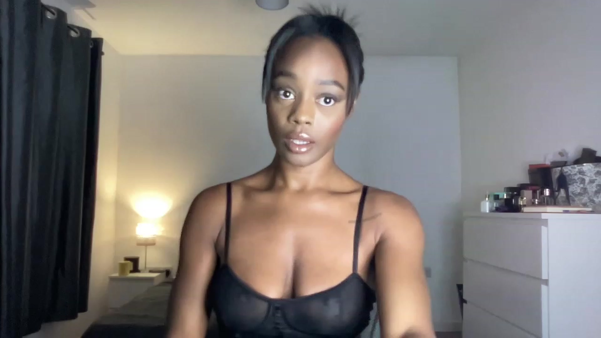 Gallery image thumbnail from SweetXEbony1's myfreecams stream on, 06/01/2023, 20:24 image 1 of 20