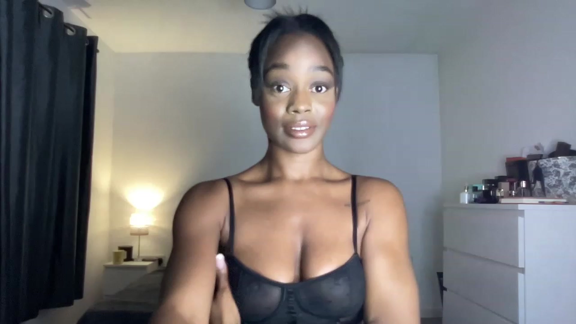 Gallery image thumbnail from SweetXEbony1's myfreecams stream on, 06/01/2023, 20:24 image 3 of 20