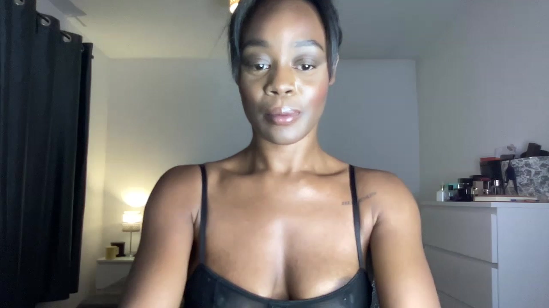 Gallery image thumbnail from SweetXEbony1's myfreecams stream on, 06/01/2023, 22:26 image 18 of 20