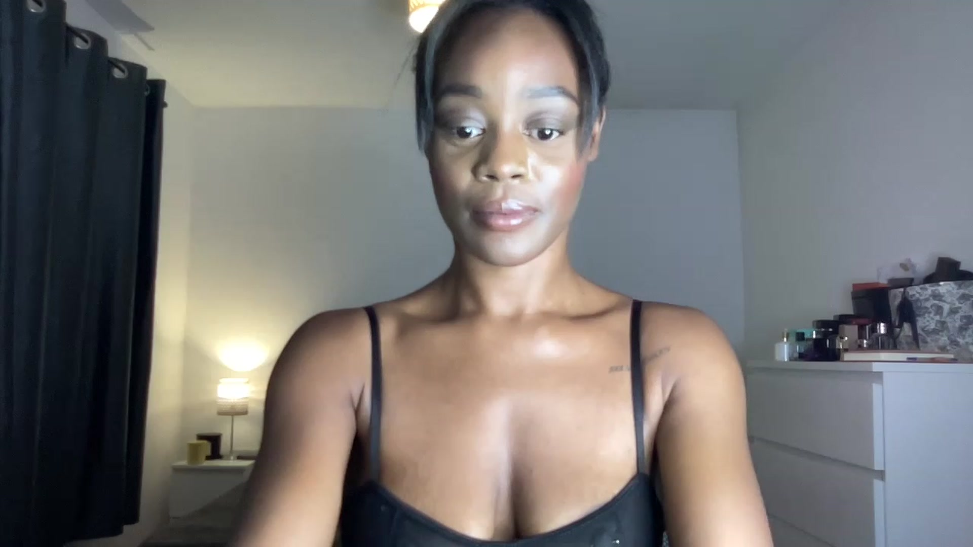 Gallery image thumbnail from SweetXEbony1's myfreecams stream on, 06/01/2023, 22:56 image 19 of 20