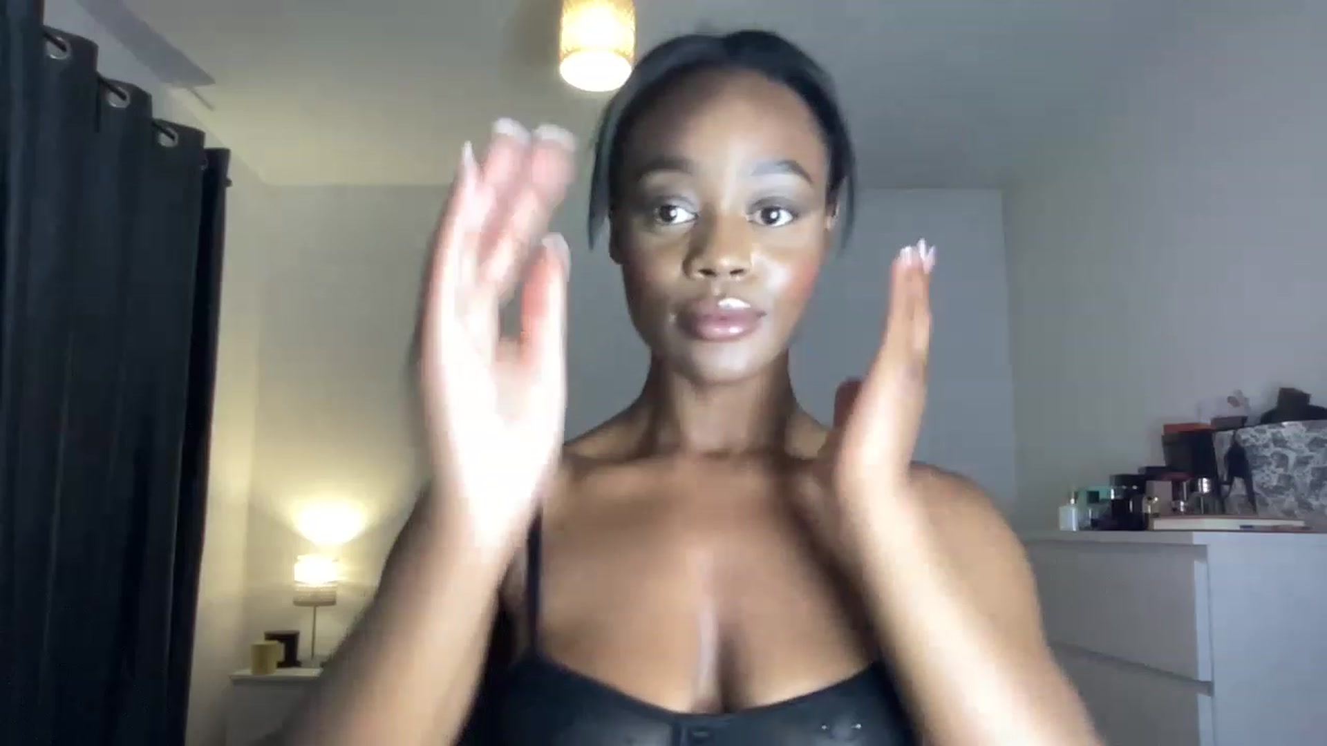 Gallery image thumbnail from SweetXEbony1's myfreecams stream on, 06/01/2023, 22:56 image 17 of 20
