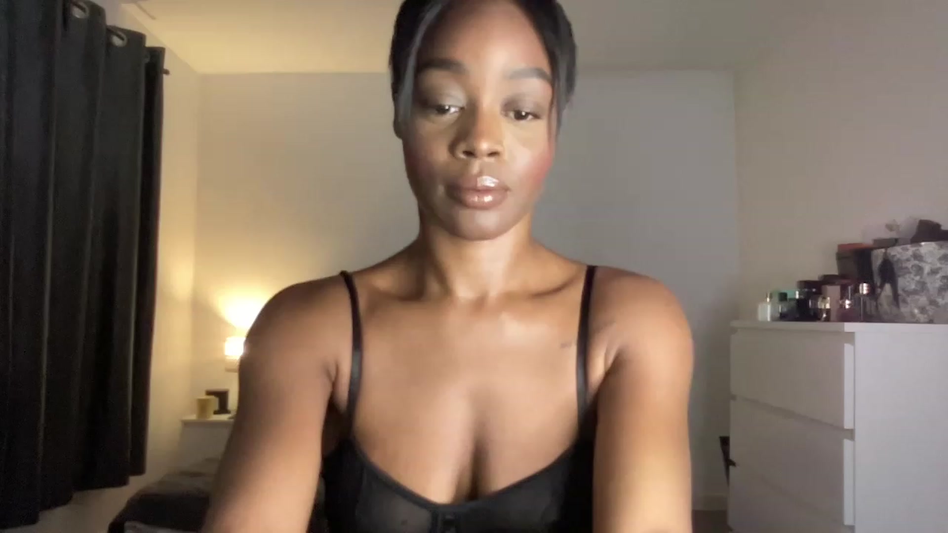 Gallery image thumbnail from SweetXEbony1's myfreecams stream on, 06/05/2023, 21:35 image 2 of 20