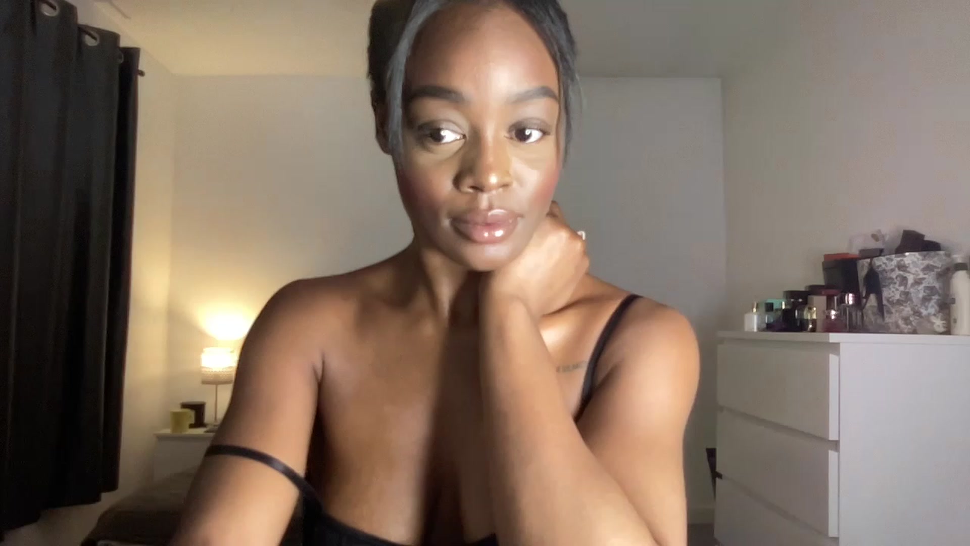 Gallery image thumbnail from SweetXEbony1's myfreecams stream on, 06/05/2023, 22:28 image 4 of 20