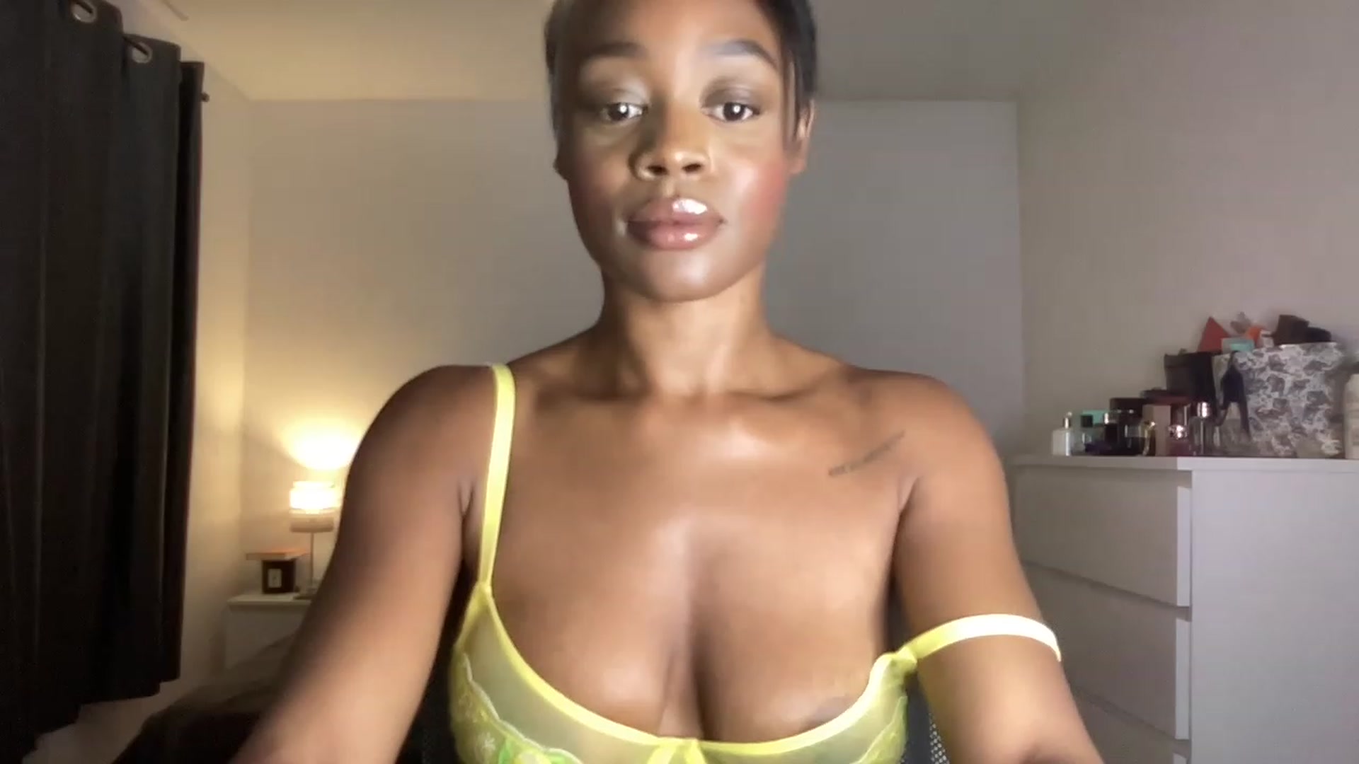 Gallery image thumbnail from SweetXEbony1's myfreecams stream on, 06/06/2023, 22:23 image 3 of 20