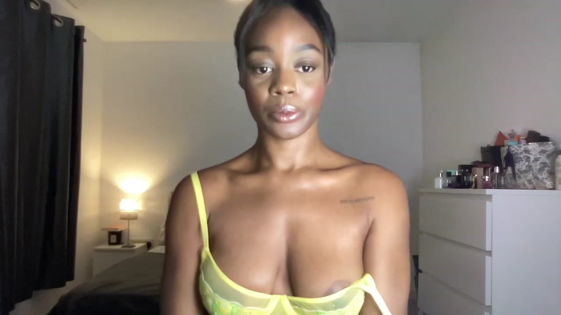 Gallery image thumbnail from SweetXEbony1's myfreecams stream on, 06/06/2023, 22:23 image 20 of 20