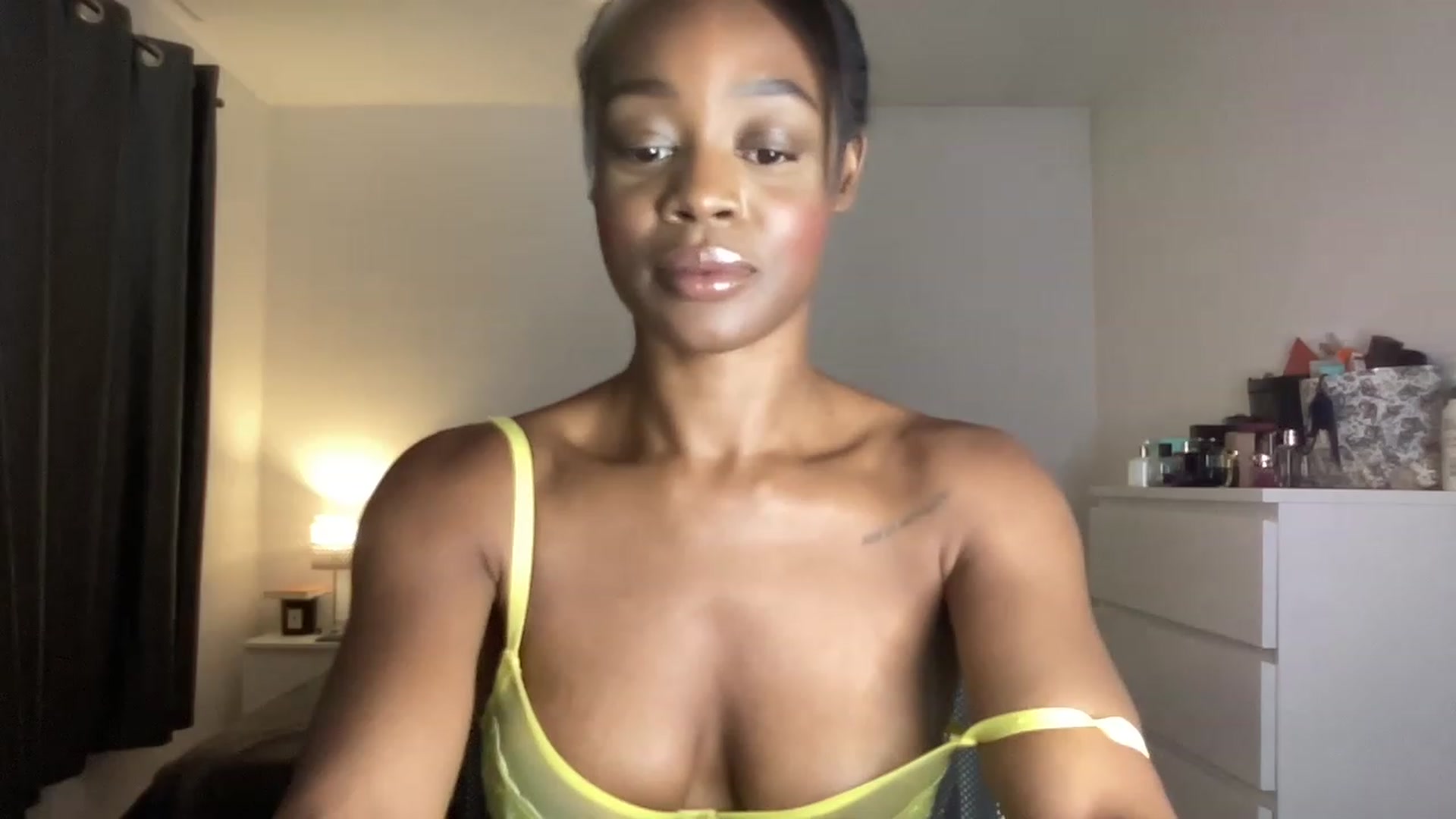 Gallery image thumbnail from SweetXEbony1's myfreecams stream on, 06/06/2023, 23:01 image 2 of 20