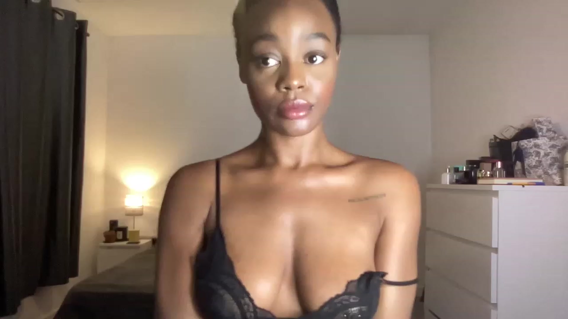 Gallery image thumbnail from SweetXEbony1's myfreecams stream on, 06/14/2023, 22:13 image 3 of 20