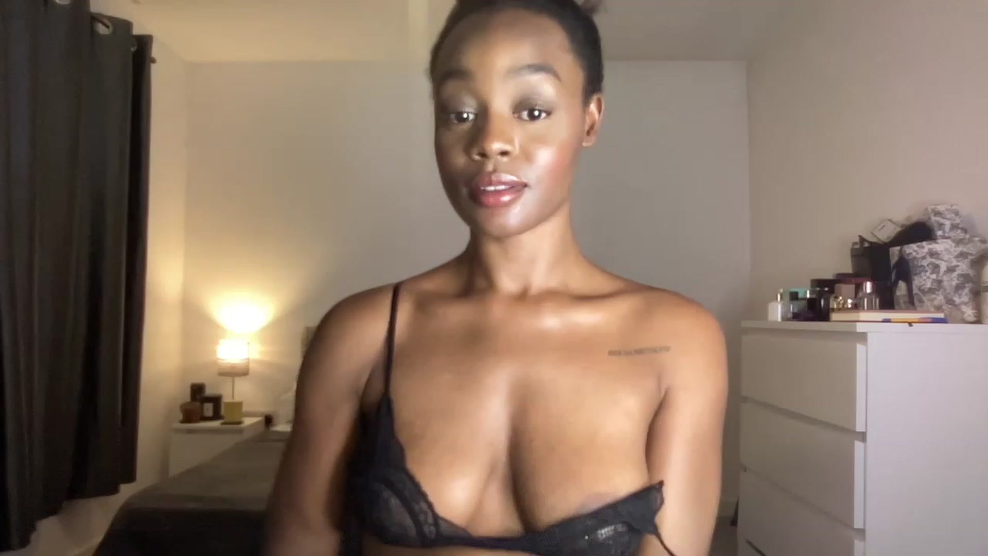 Gallery image thumbnail from SweetXEbony1's myfreecams stream on, 06/14/2023, 22:13 image 7 of 20