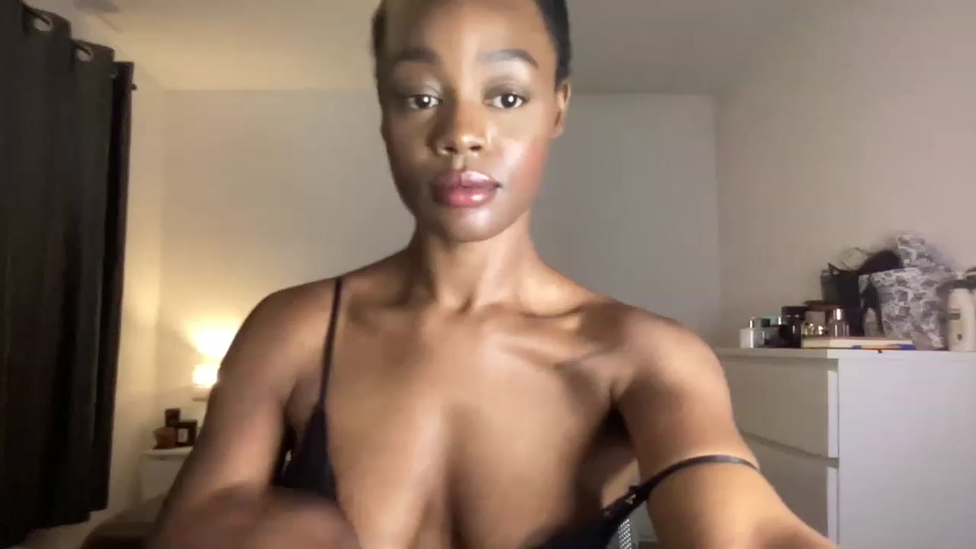 Gallery image thumbnail from SweetXEbony1's myfreecams stream on, 06/14/2023, 22:13 image 17 of 20