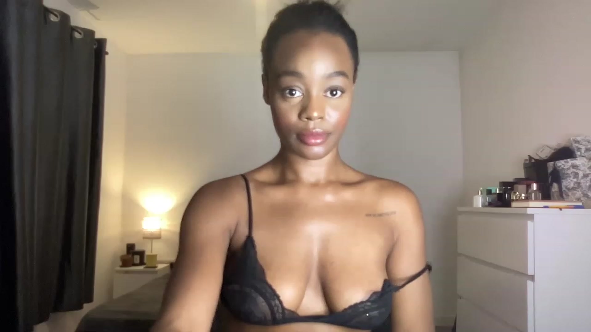 Gallery image thumbnail from SweetXEbony1's myfreecams stream on, 06/14/2023, 22:13 image 19 of 20