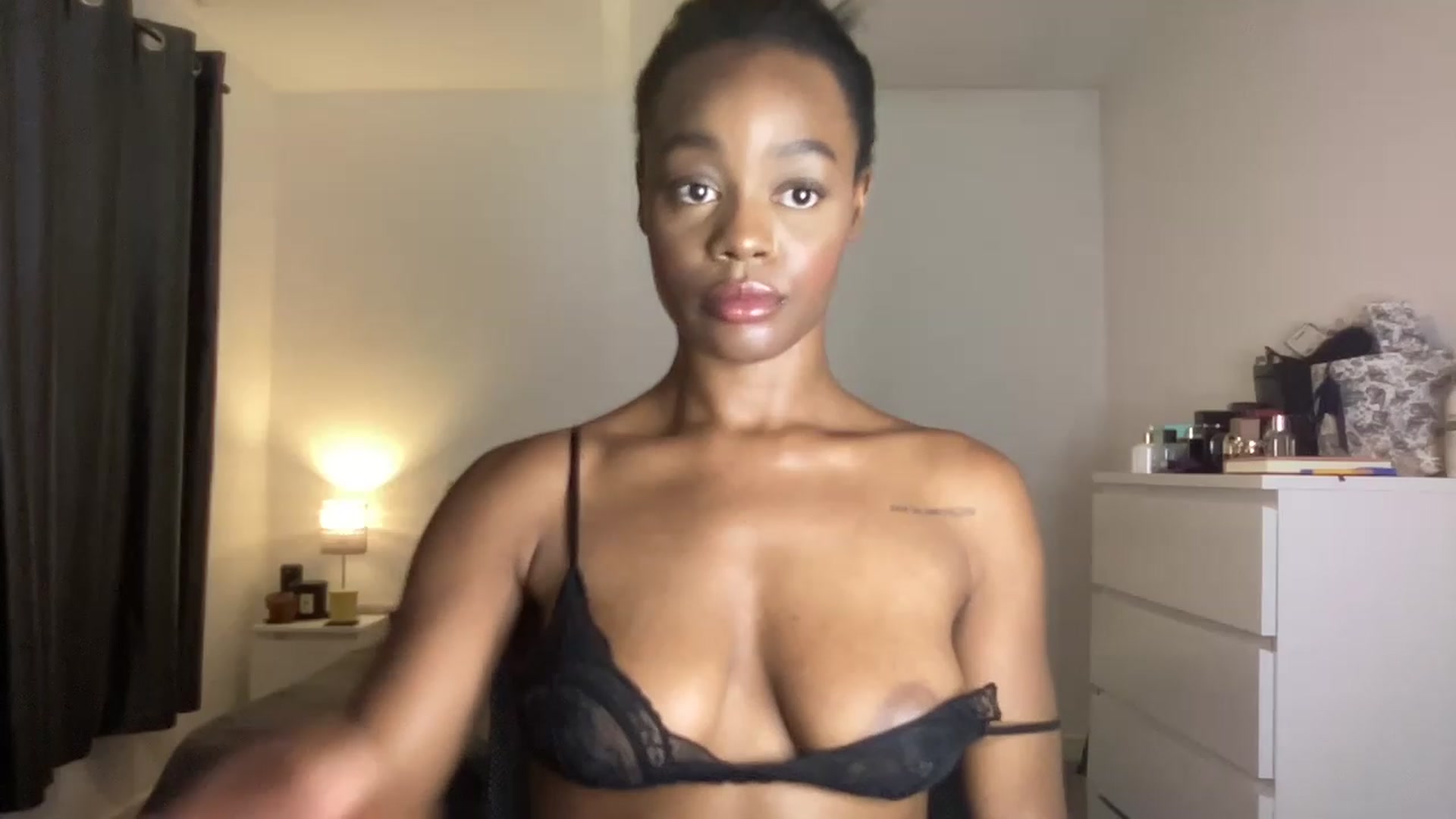 Gallery image thumbnail from SweetXEbony1's myfreecams stream on, 06/14/2023, 22:13 image 13 of 20