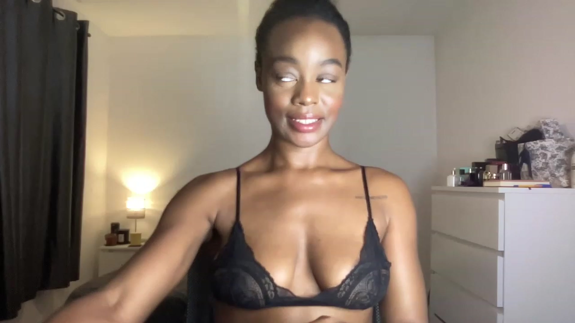Gallery image thumbnail from SweetXEbony1's myfreecams stream on, 06/14/2023, 22:13 image 2 of 20