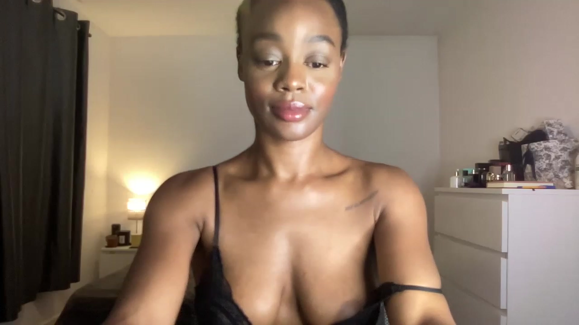 Gallery image thumbnail from SweetXEbony1's myfreecams stream on, 06/14/2023, 22:13 image 10 of 20