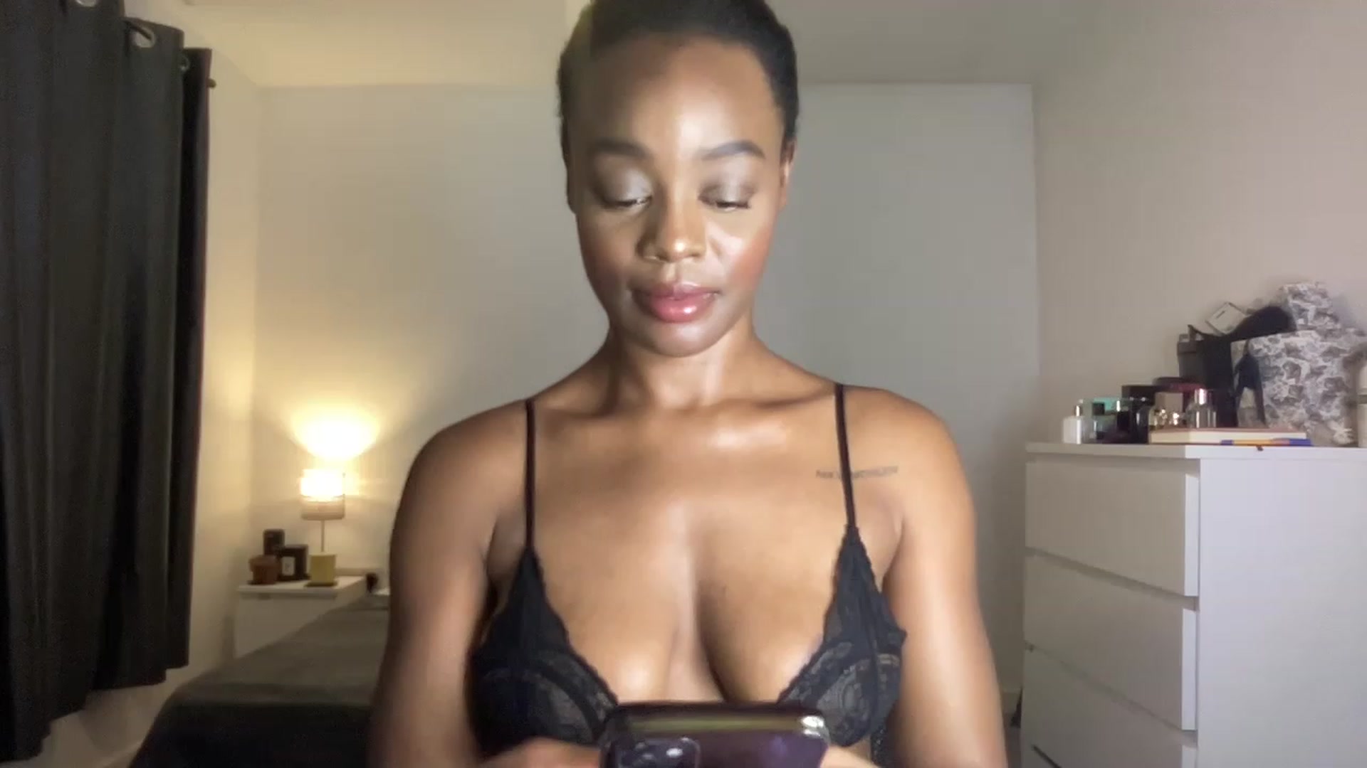 Gallery image thumbnail from SweetXEbony1's myfreecams stream on, 06/14/2023, 22:13 image 1 of 20