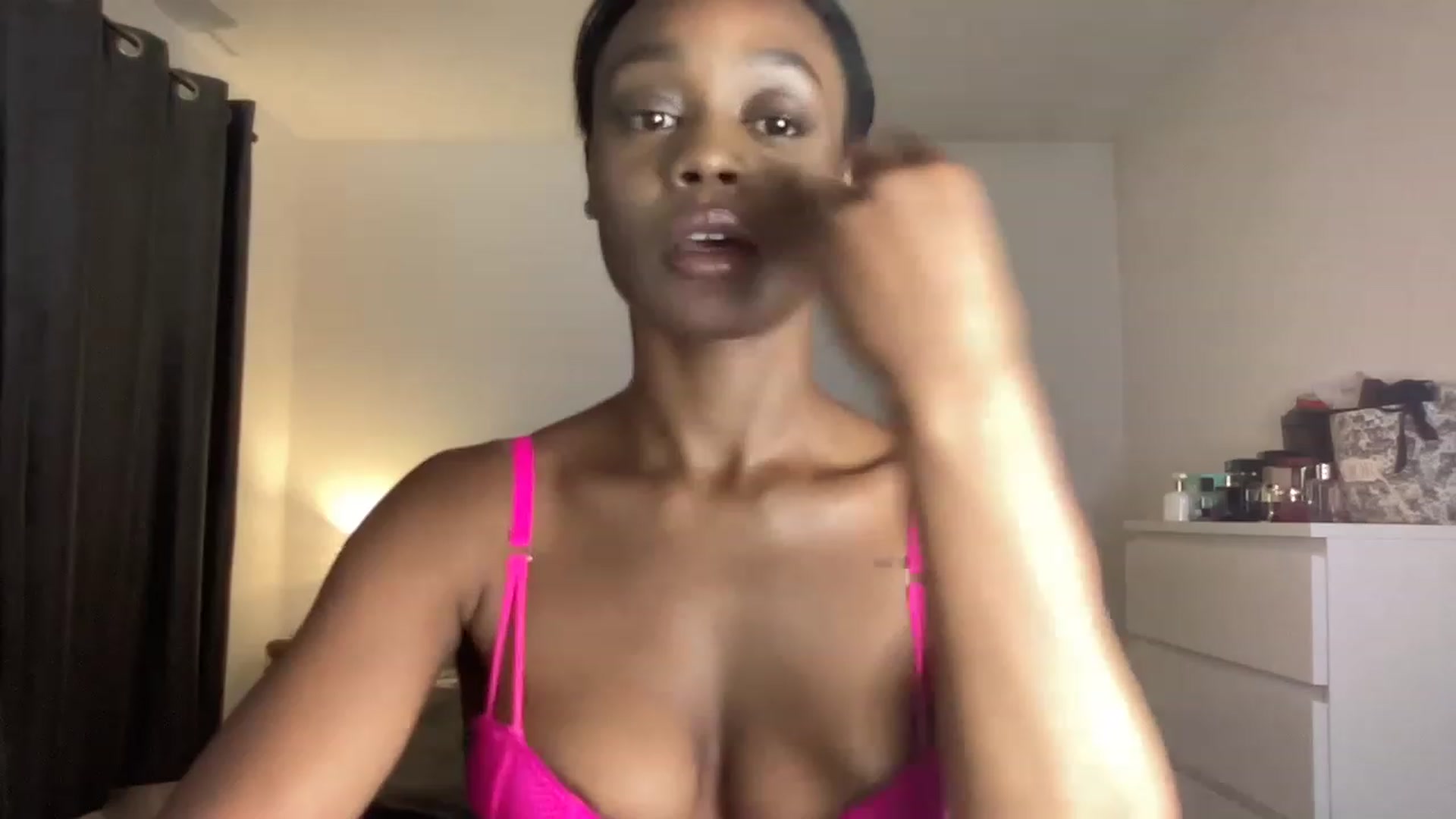 Gallery image thumbnail from SweetXEbony1's myfreecams stream on, 06/29/2023, 22:01 image 12 of 20