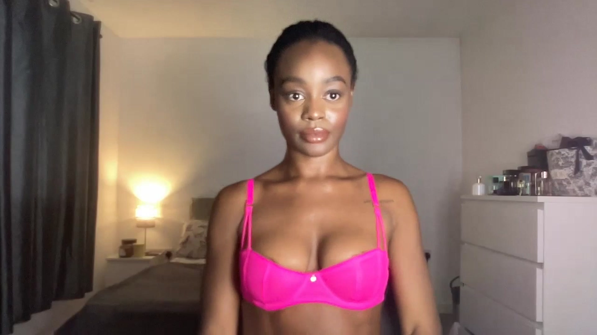 Gallery image thumbnail from SweetXEbony1's myfreecams stream on, 07/06/2023, 19:11 image 17 of 20