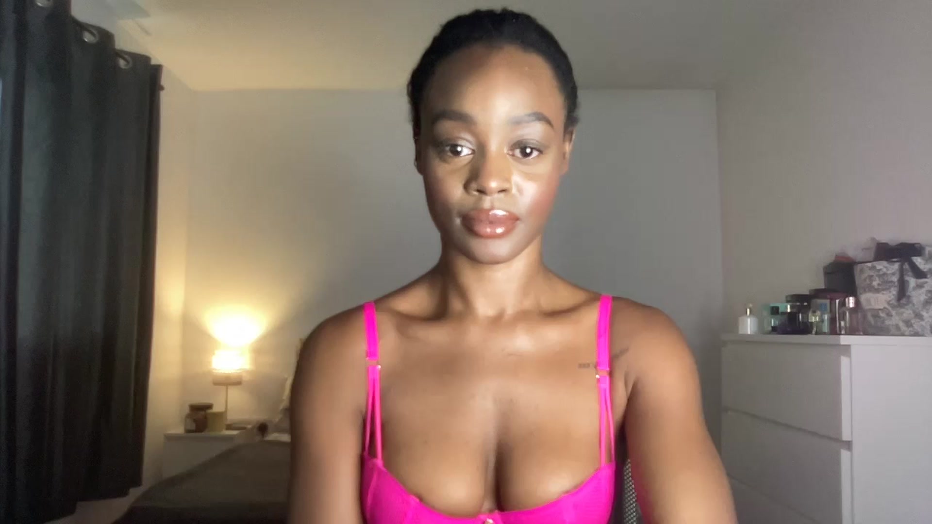 Gallery image thumbnail from SweetXEbony1's myfreecams stream on, 07/06/2023, 19:11 image 7 of 20