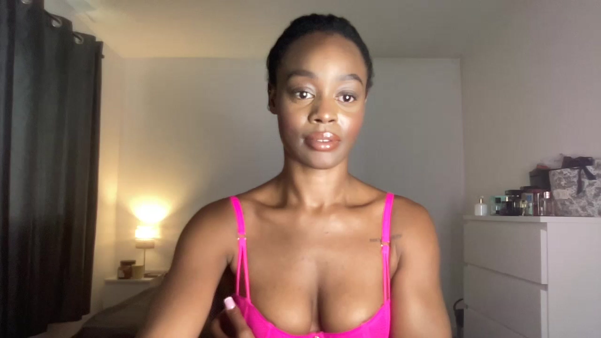 Gallery image thumbnail from SweetXEbony1's myfreecams stream on, 07/06/2023, 19:11 image 3 of 20