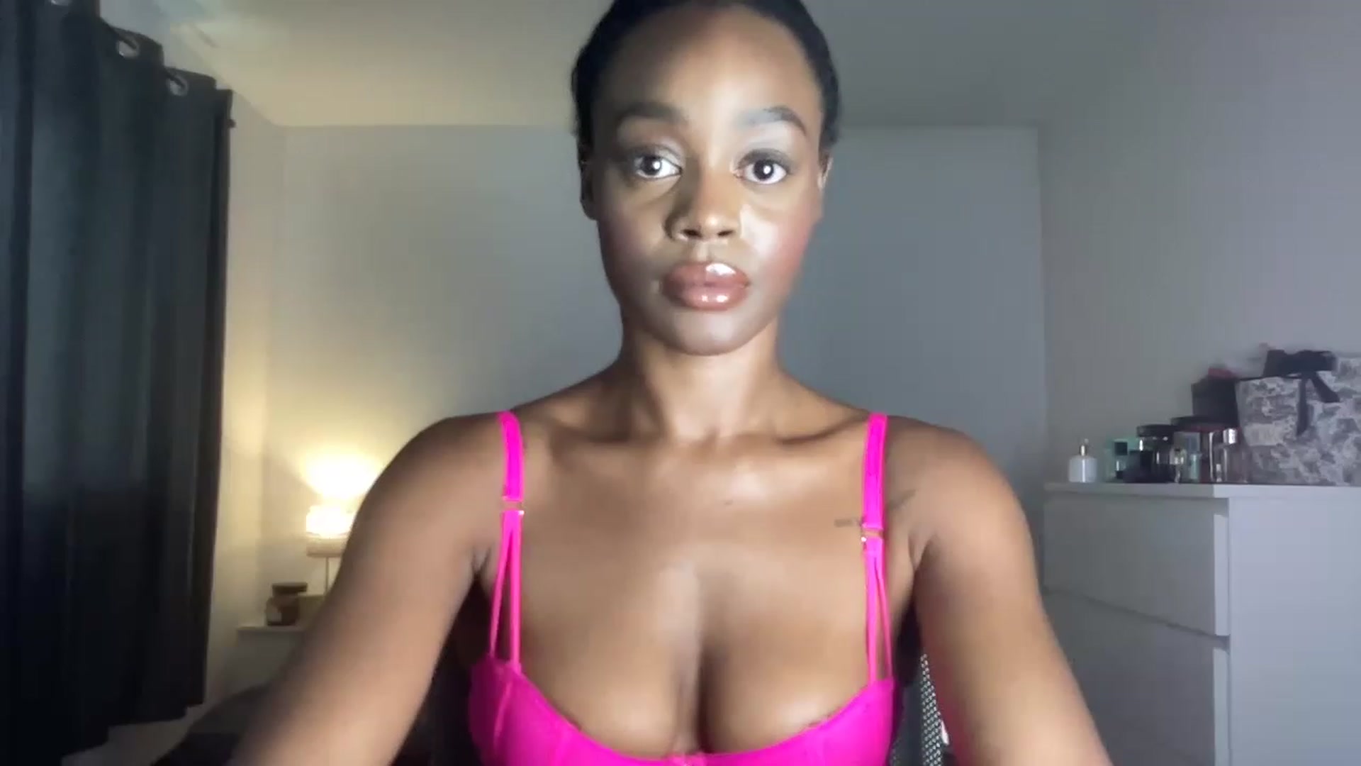 Gallery image thumbnail from SweetXEbony1's myfreecams stream on, 07/06/2023, 19:11 image 1 of 20
