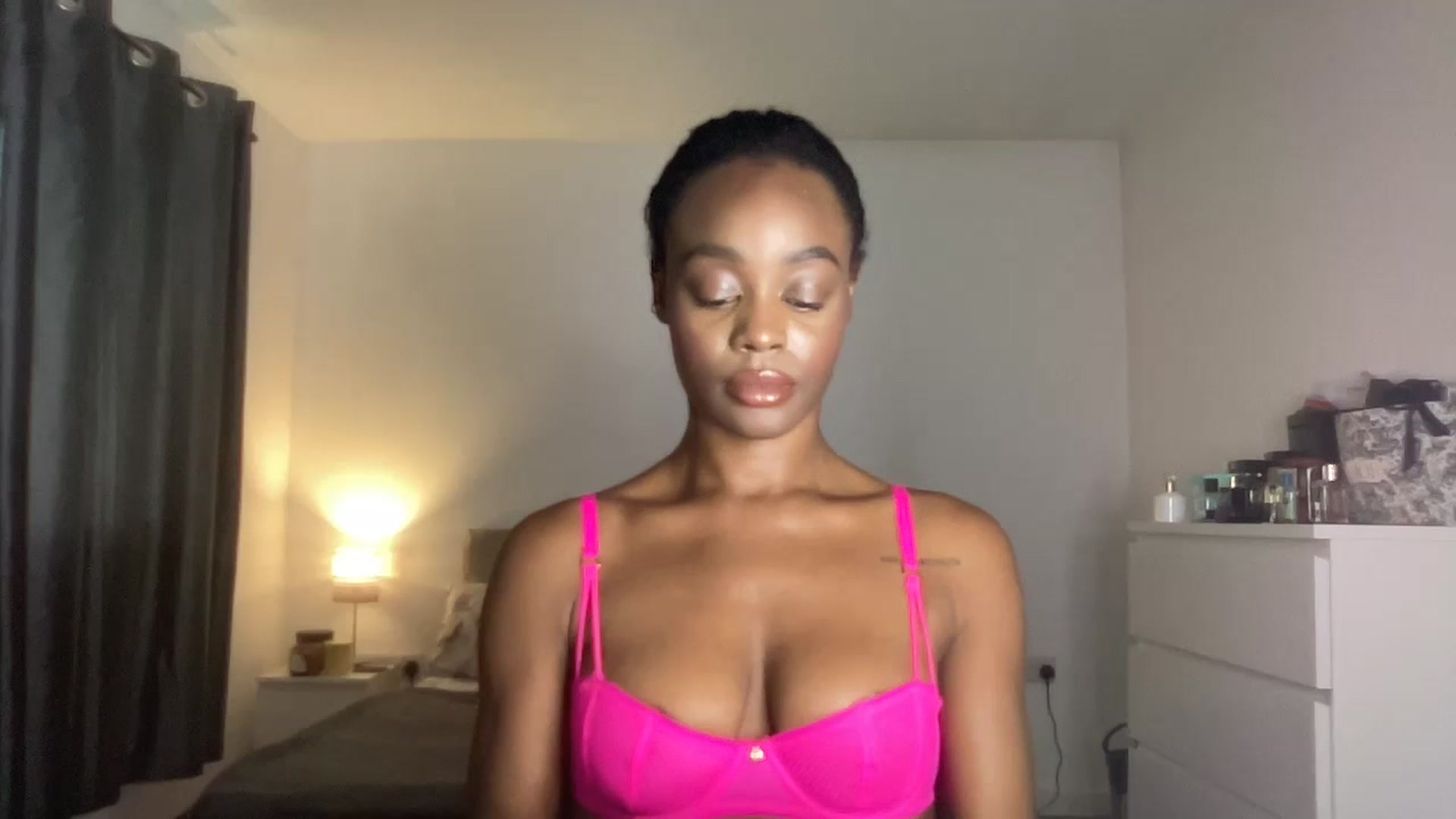 Gallery image thumbnail from SweetXEbony1's myfreecams stream on, 07/06/2023, 19:11 image 10 of 20