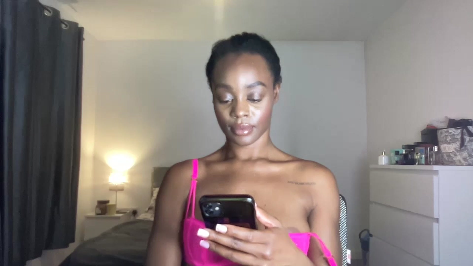 Gallery image thumbnail from SweetXEbony1's myfreecams stream on, 07/06/2023, 23:24 image 2 of 20