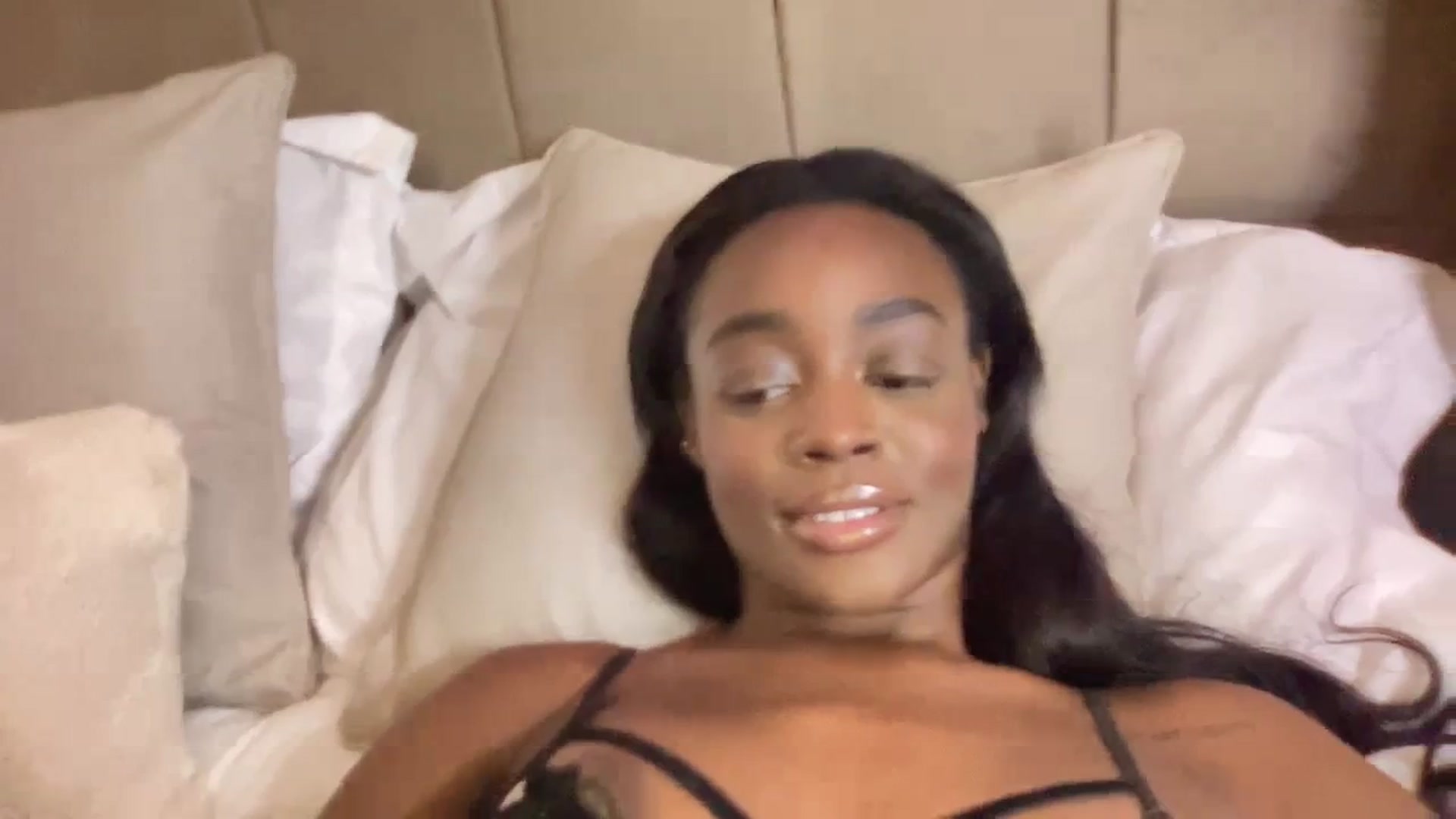 Gallery image thumbnail from SweetXEbony1's myfreecams stream on, 10/10/2023, 24:14 image 9 of 20