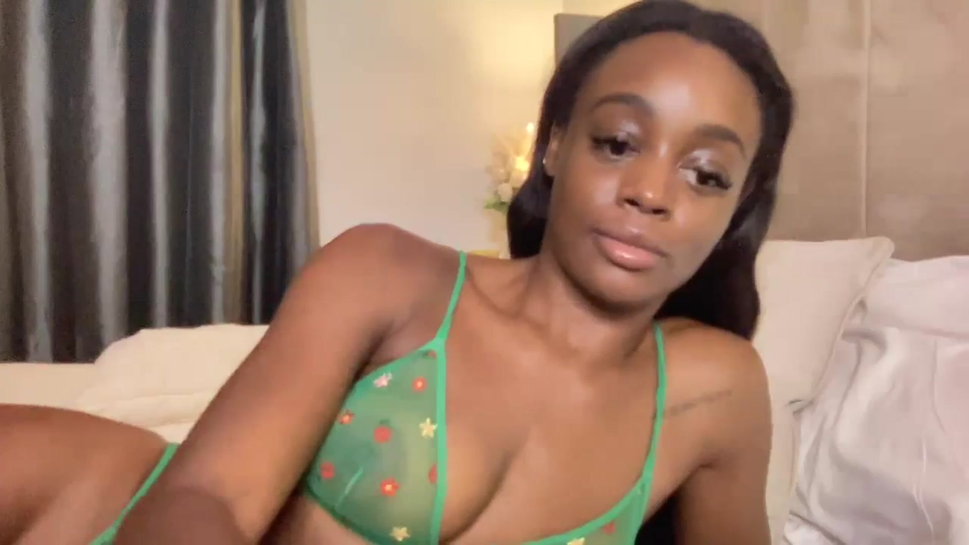 Gallery image thumbnail from SweetXEbony1's myfreecams stream on, 10/18/2023, 23:30 image 5 of 20