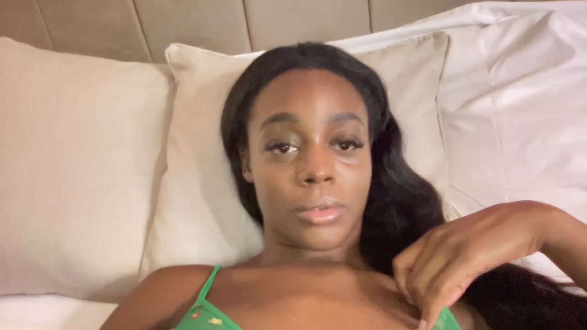 Gallery image thumbnail from SweetXEbony1's myfreecams stream on, 10/18/2023, 23:30 image 8 of 20